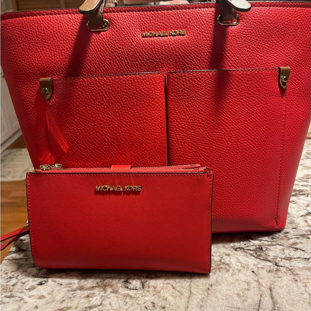 MICHAEL KORS PURSE DUO!! Matching wallet - compliments constantly #michaelkors